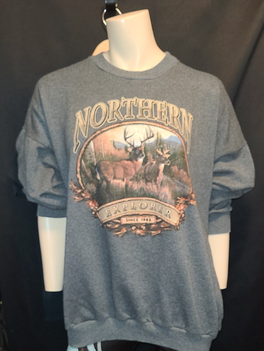VINTAGE 90'SNorthern Explorer Graphic Sweatshirt - Gray with Deer Design